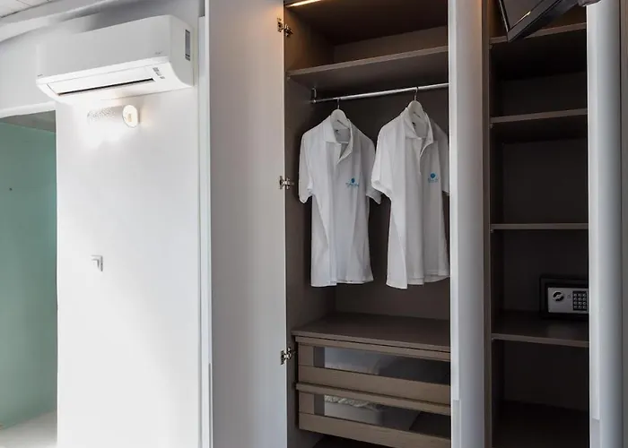 Iliana 1 & 2 W Shared Pool, Ornos, Mykonos * Ornos (Mykonos)