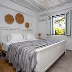 Vila Iliana 1 & 2 W Shared Pool, Ornos, Mykonos *