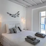Iliana 1 & 2 W Shared Pool, Ornos, Mykonos 奥诺斯
